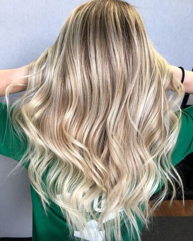 35 Light Blonde Highlights for a Radiant Look in 2023