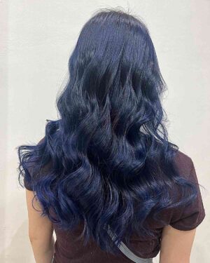 18 Stunning Midnight Blue Hair Colors to See in 2025