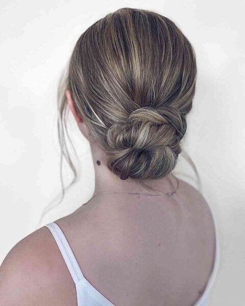 33 Super Easy Updos for Beginners to Try in 2024