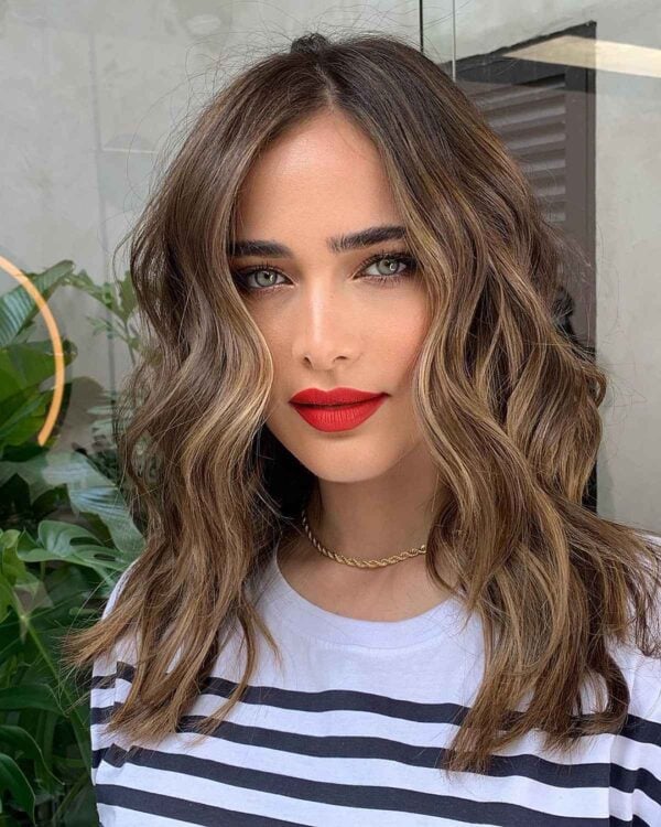 27 Best Ways to Get Long Layers with Medium-Length Hair