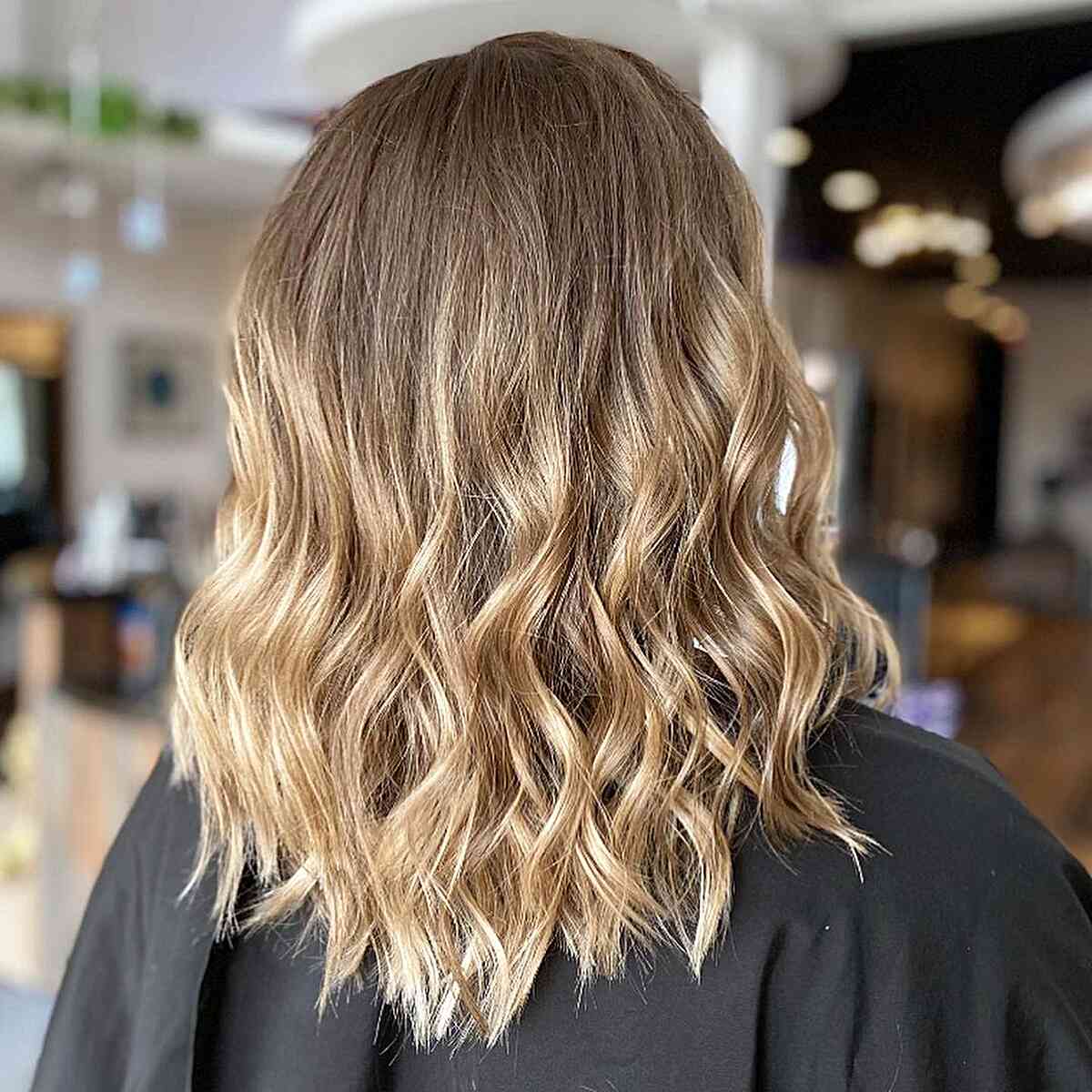 Low-Maintenance Dirty Blonde Balayage Ombre with Mid-Length Beach Waves