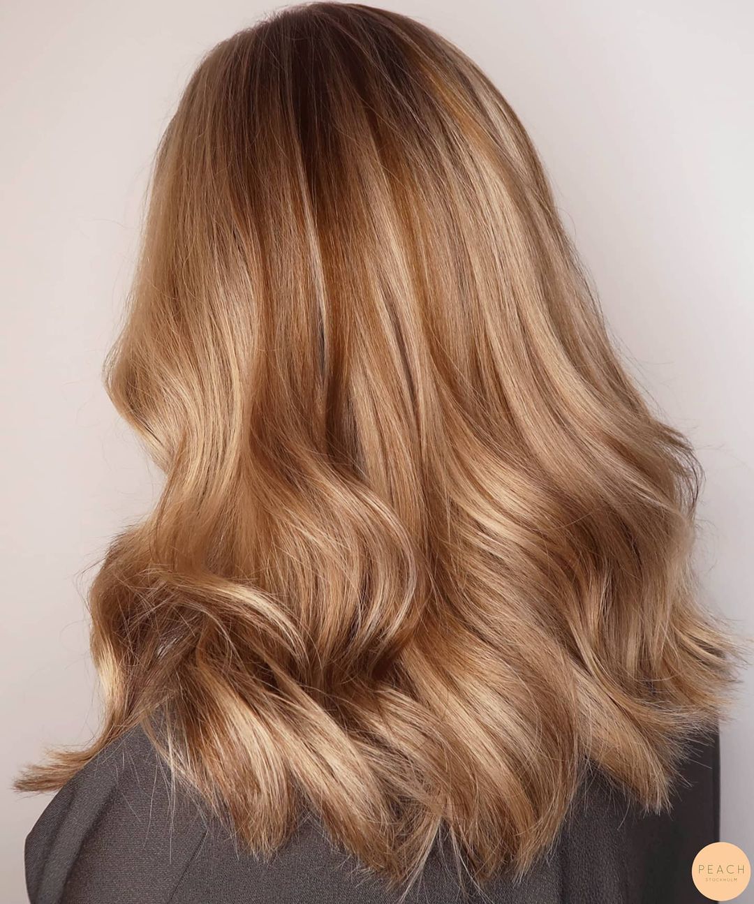 dual tones blonde with lowlights