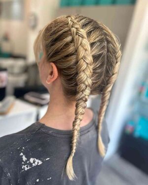 28 Perfect Softball Hairstyles That Are Trendy and Practical