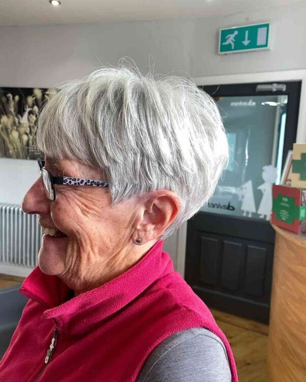 37-perfect-fitting-hairstyles-for-women-over-70-with-glasses