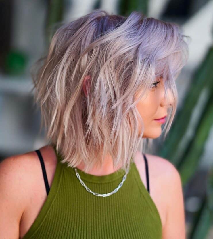 24 Edgy Choppy Bob Haircuts For An Adventurous New Look   Edgy Shaggy Bob For Wavy Hair 741x828 