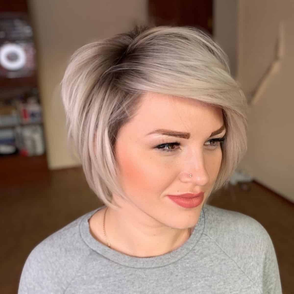 Edgy short cut for a thin hair type