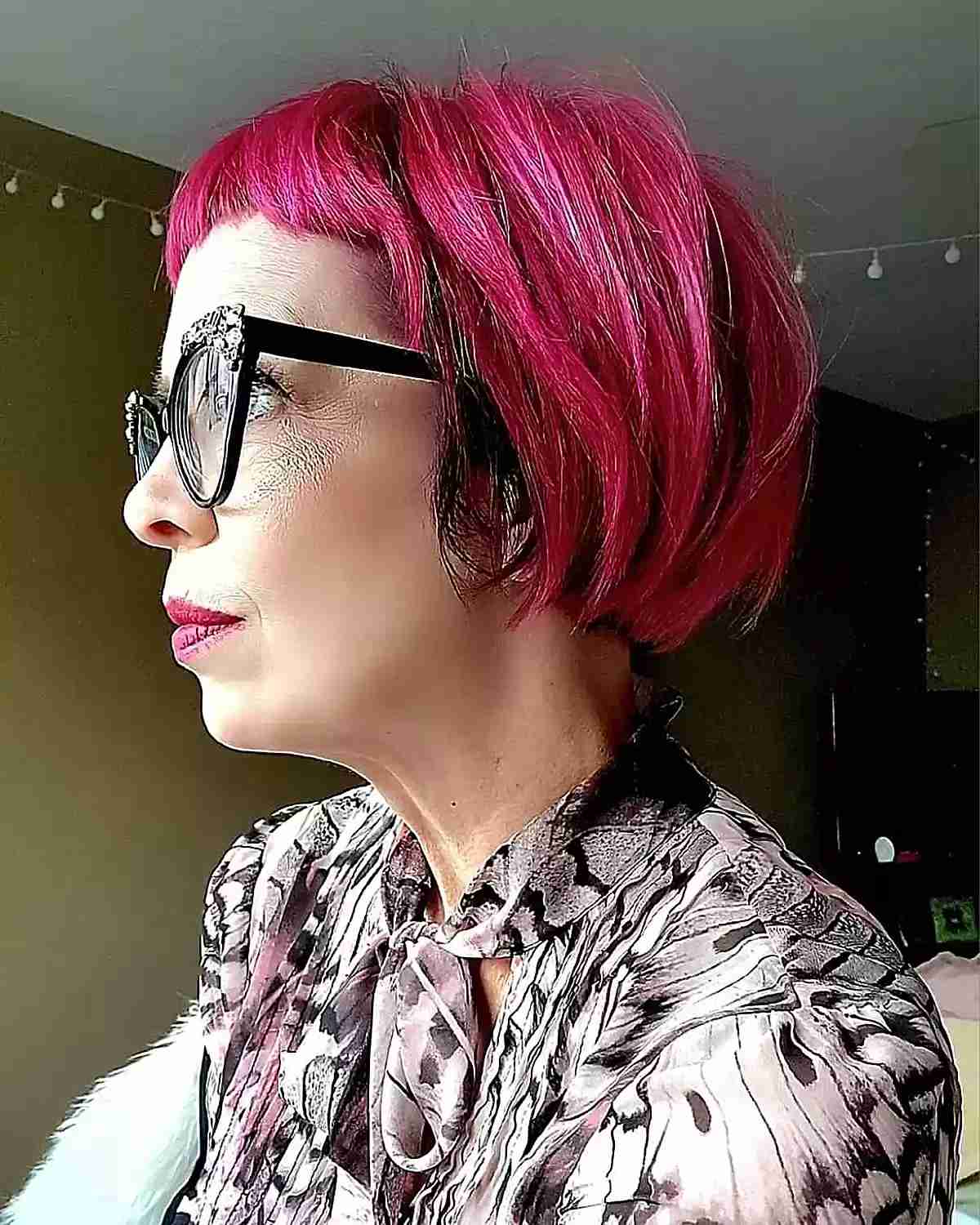 30 Best Hairstyles for Women Over 50 With Glasses