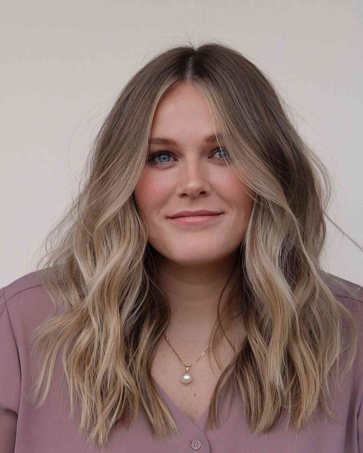 Face-Framing Dishwater Blonde Highlights on Mid-Length Hair
