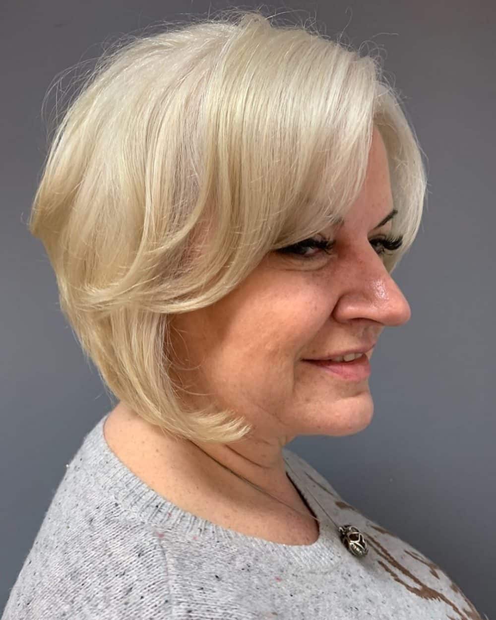 28 Slimming Short Hairstyles for Women Over 50 with Round Faces