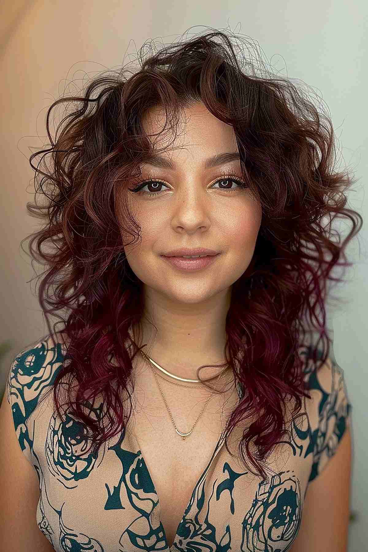 Fox cut with short layers for naturally curly hair, adding volume and texture