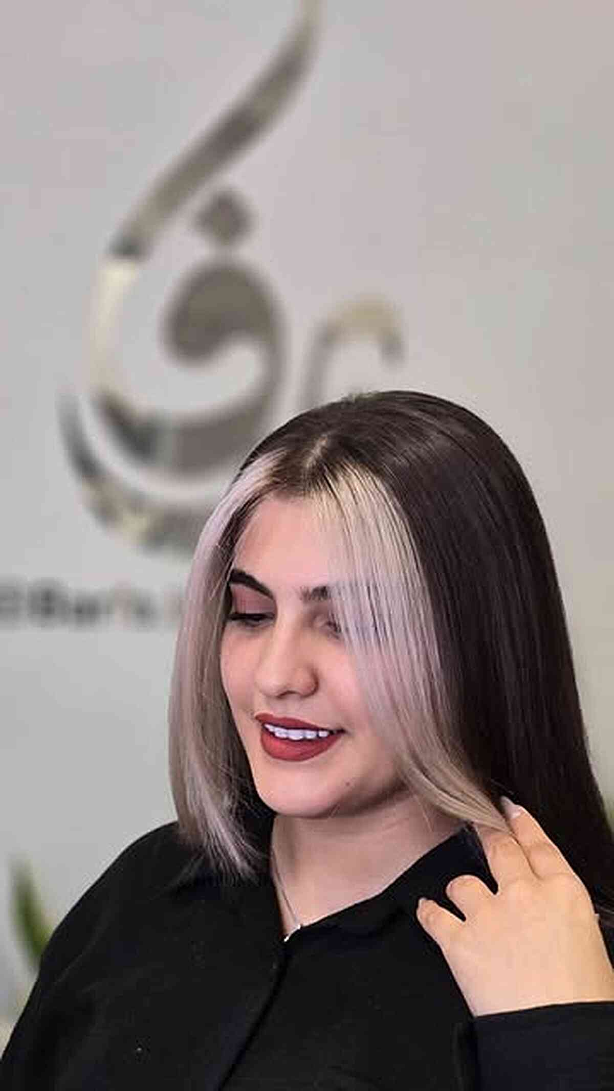 Money Piece Highlights on Long, Sleek Hair