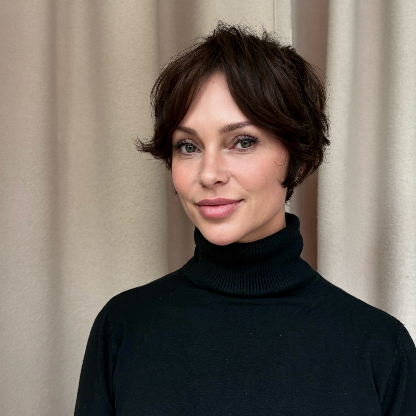 Soft Textured Bob with Gentle Waves
