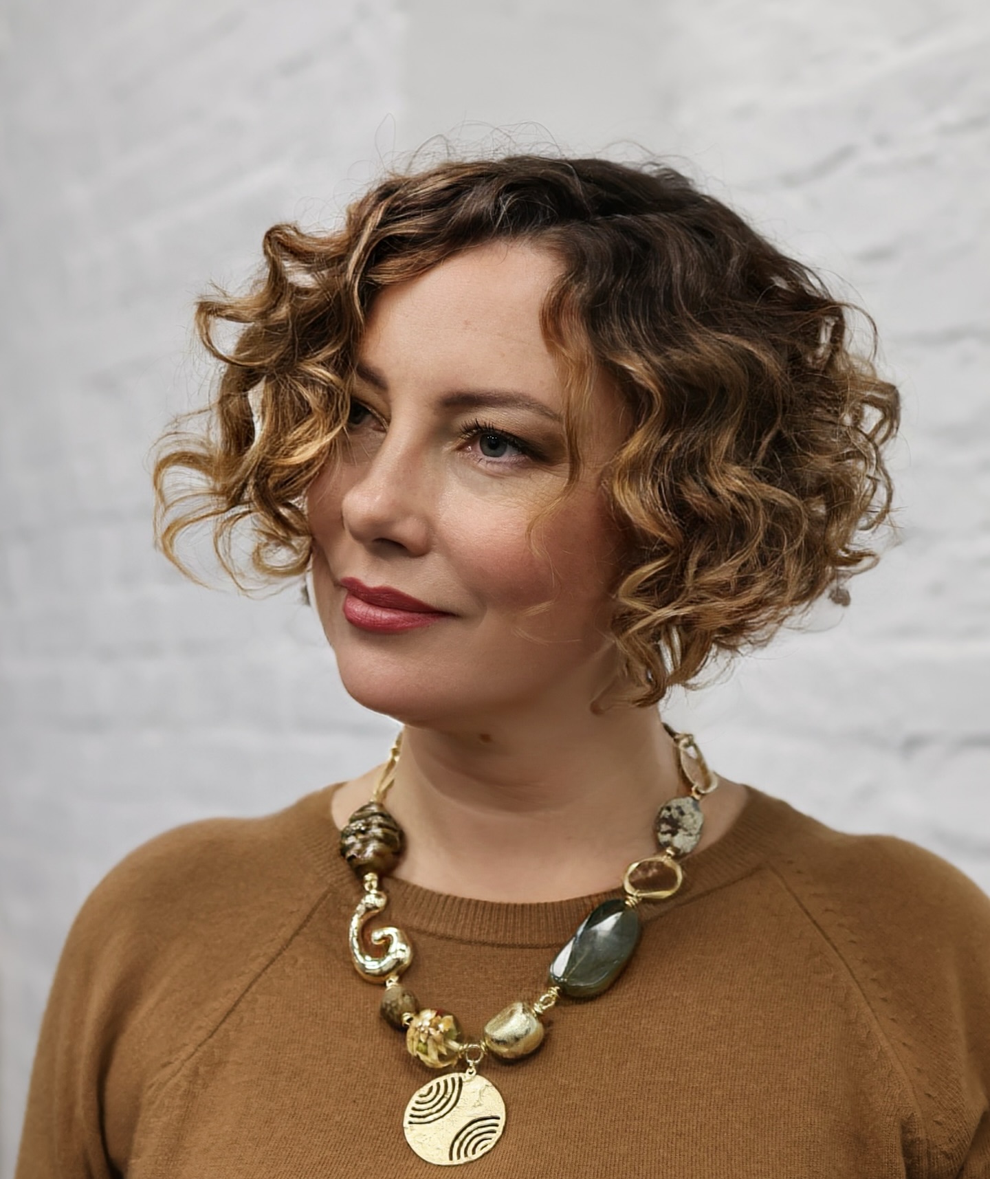 Caramel Swirl Voluminous Curled Bob