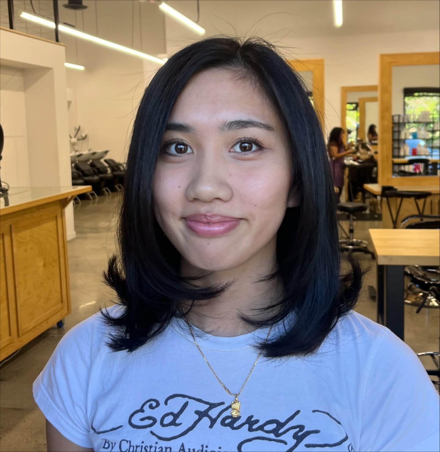 Classic Midnight-Blue Feathered Bob