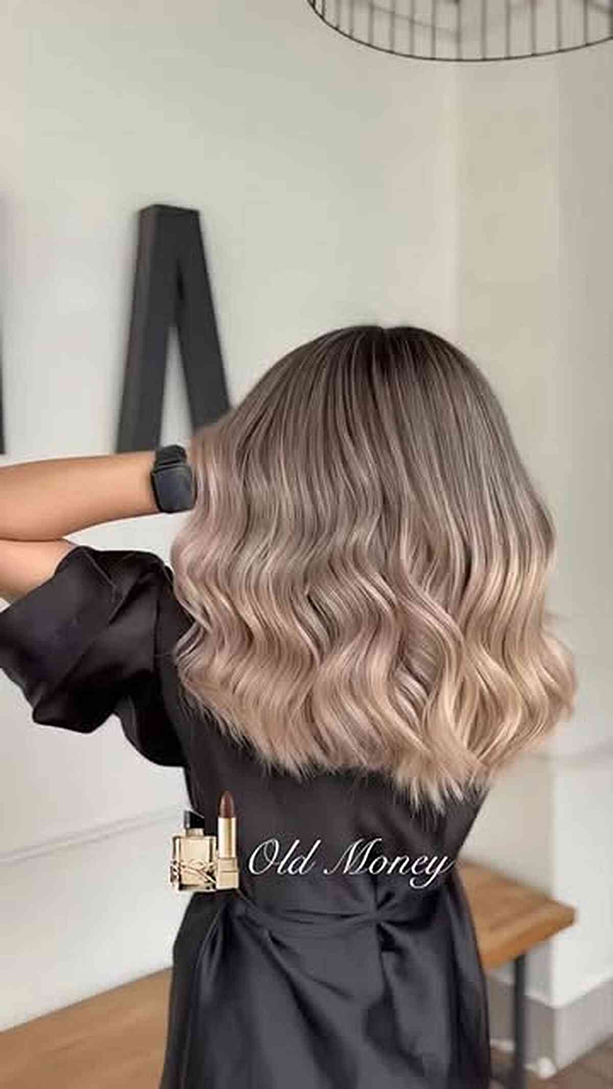 Luxurious Old Money Blonde Waves