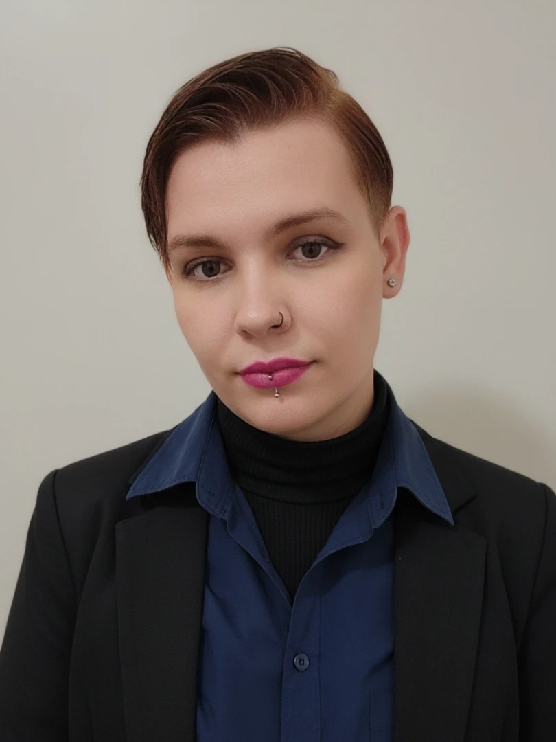 Polished Auburn Tapered Pixie with Subtle Highlights