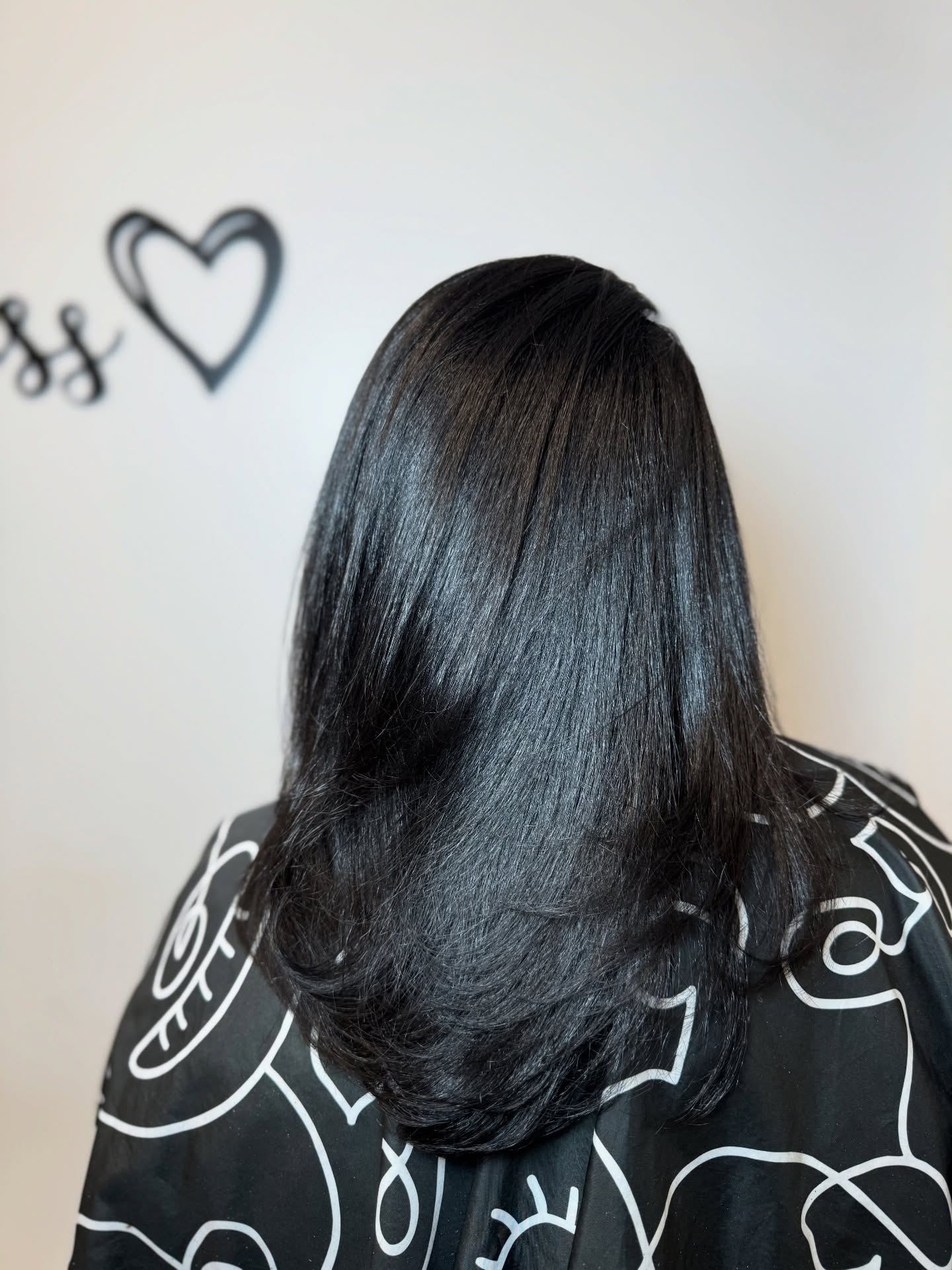 Glossy Long Layers with Subtle Movement
