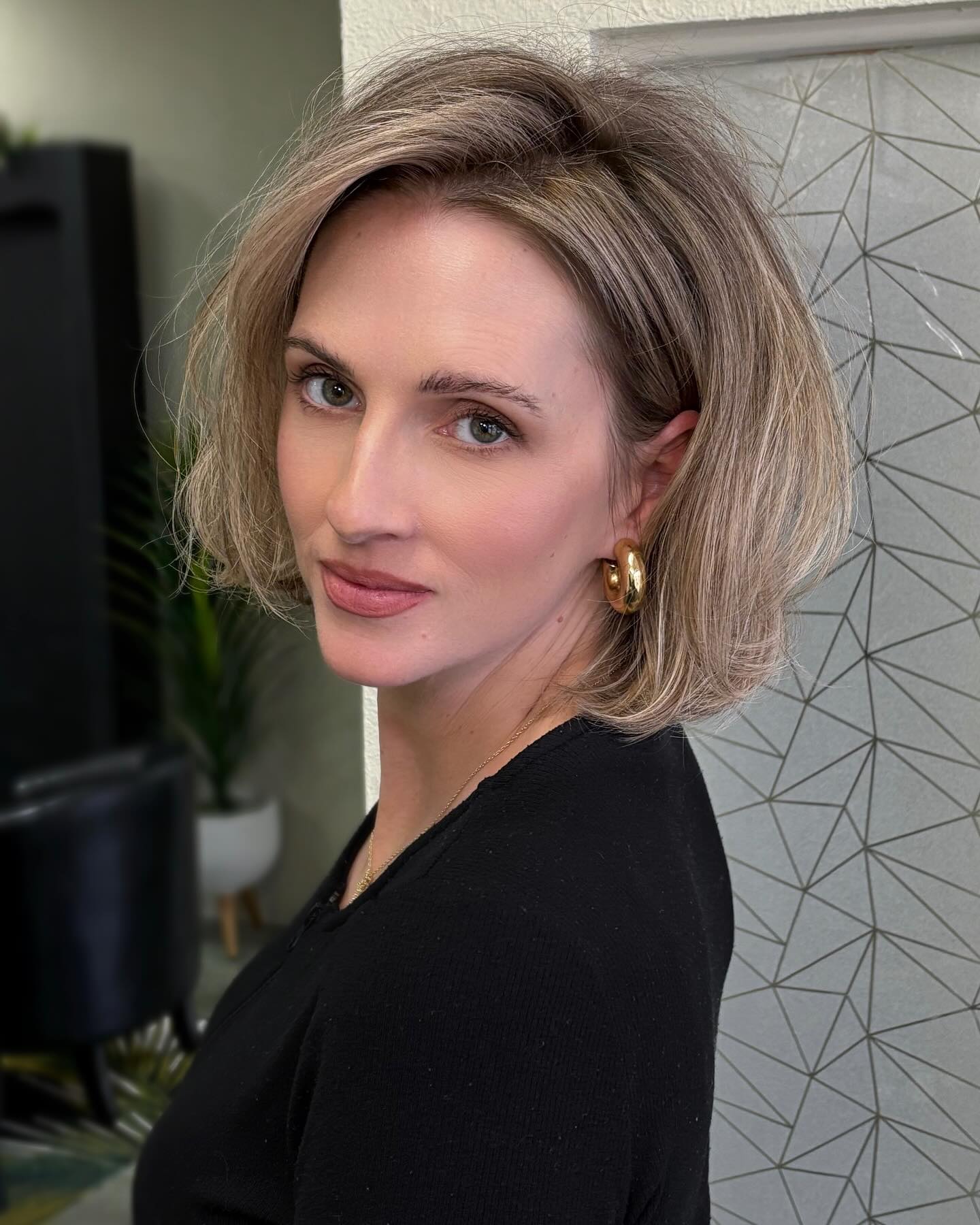 Chic Ash-Blonde Tapered Bob with Soft Texturing