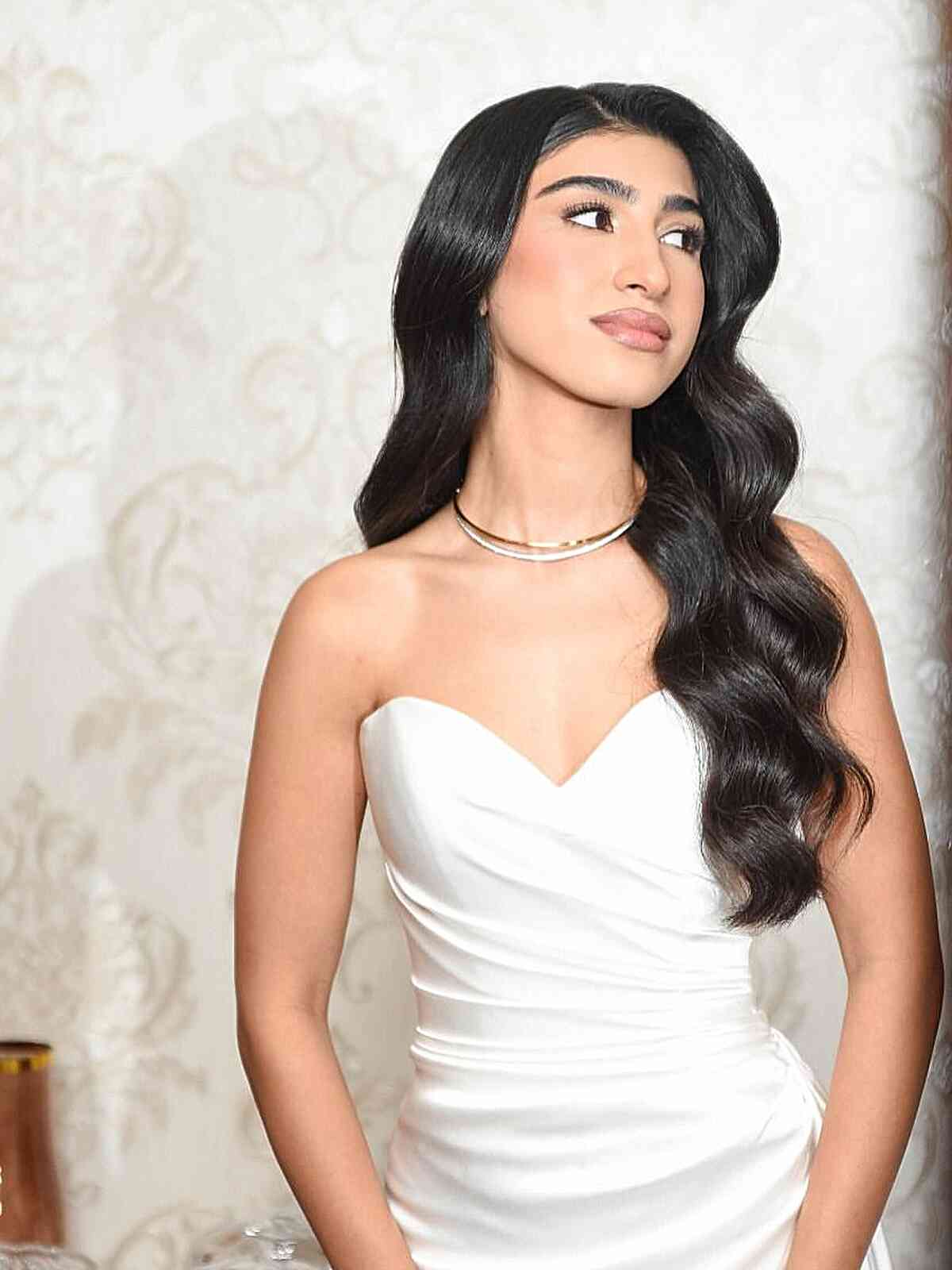 Gorgeous Long Wavy Hairstyle