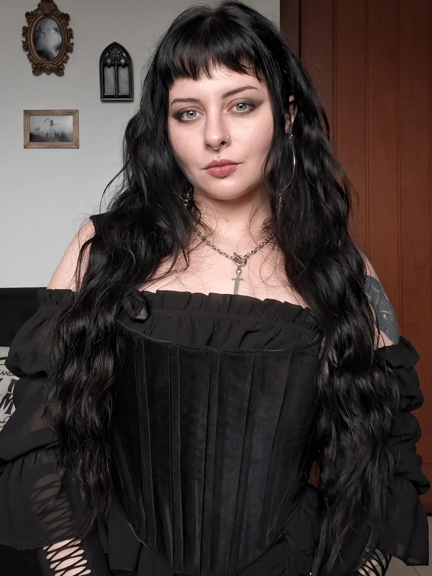 Enigmatic Black Waves with Subtle Layers