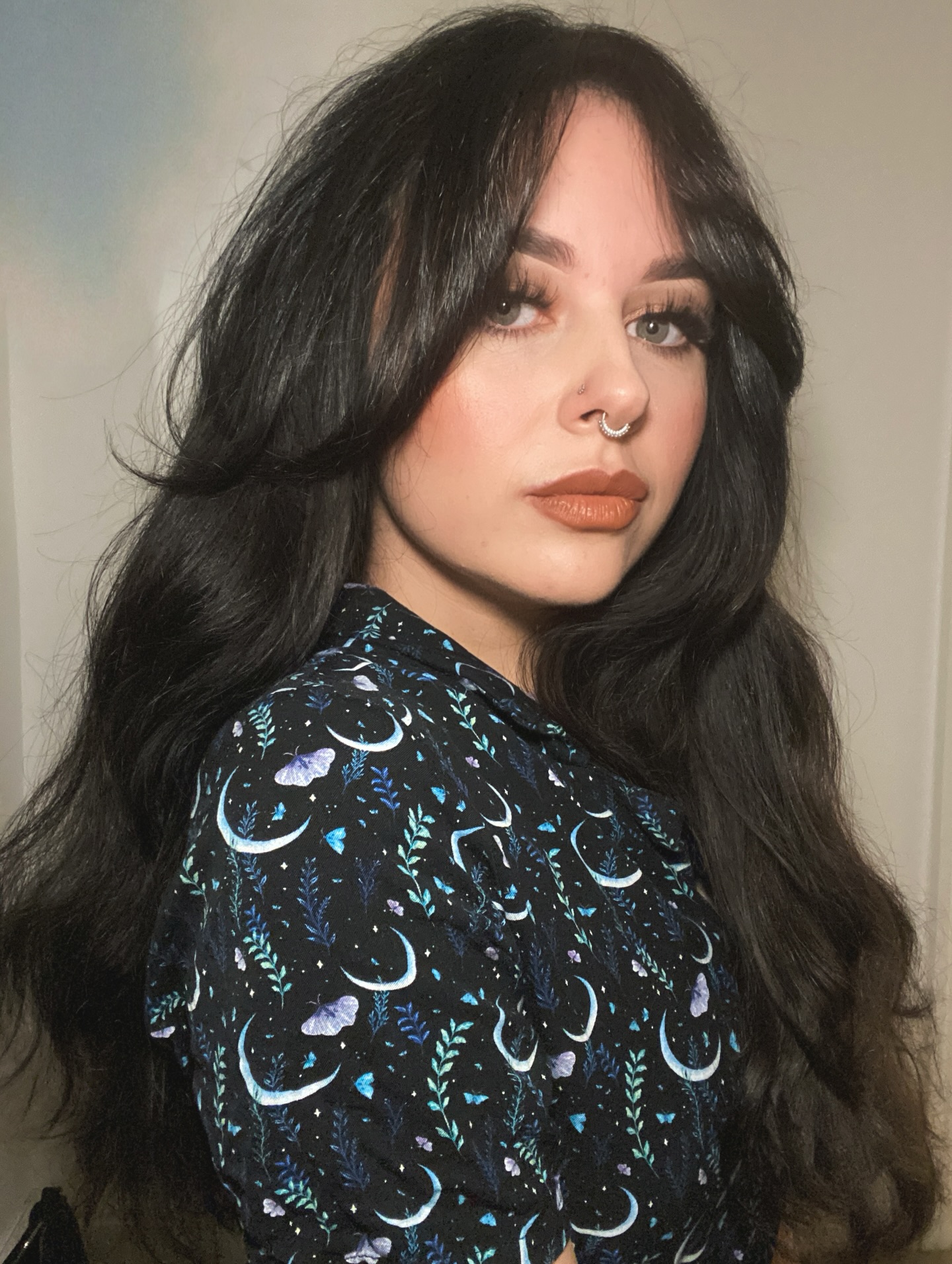 Luxurious Dark Wave with Side-Swept Bangs