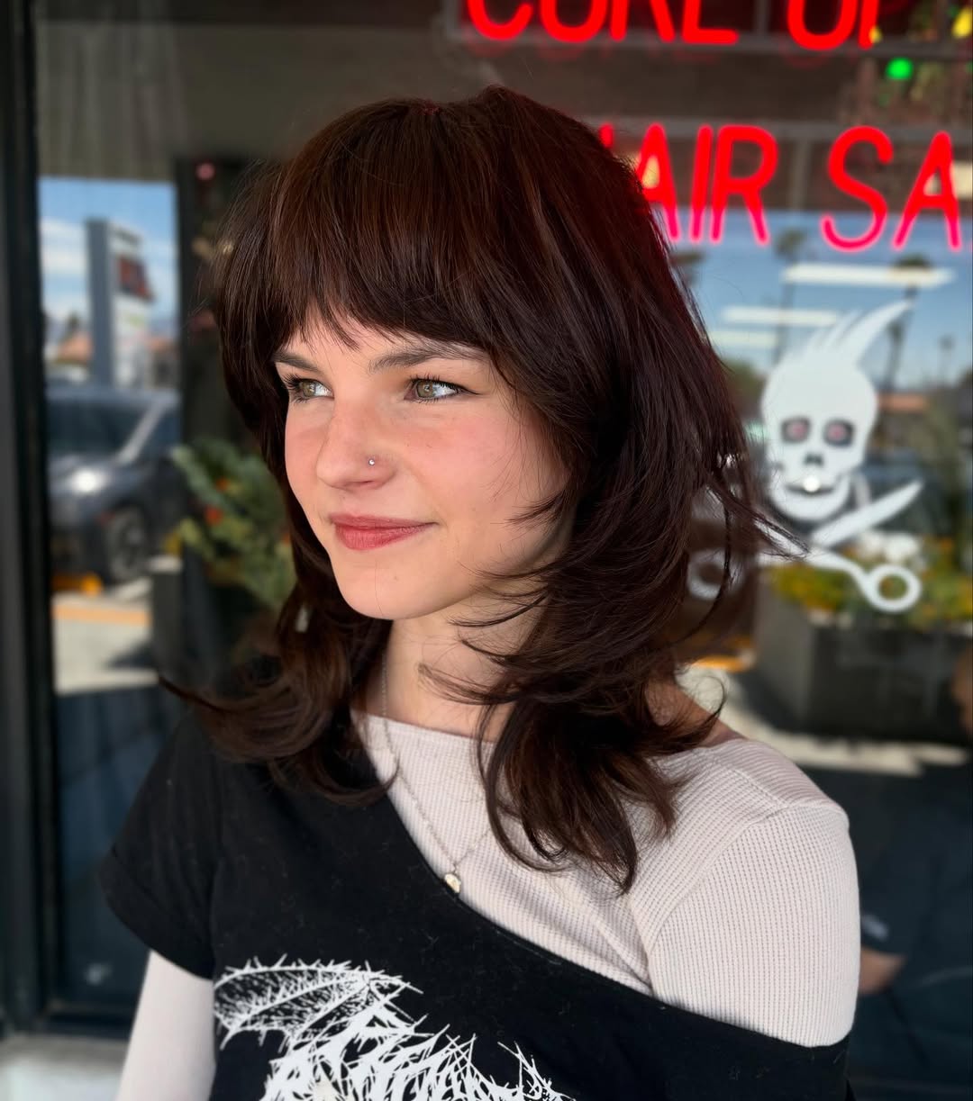 Rich Chestnut Waves with Precision-Cut Fringe