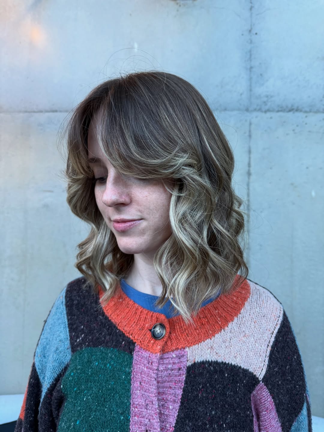 Charming Multi-Tonal Waves with Graduated Layers