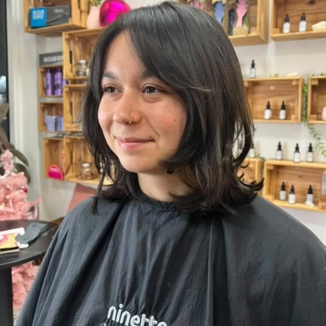 Chic Black Layered Bob with Natural Flow