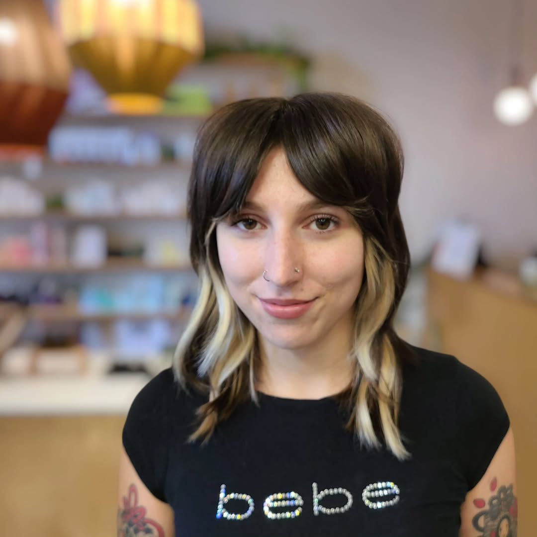 Retro-Inspired Mocha Shag with Blonde Tips