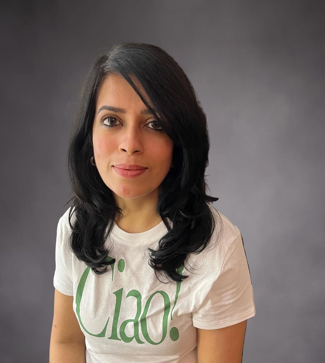 Smooth Jet-Black Layers with Soft Voluminous Tips