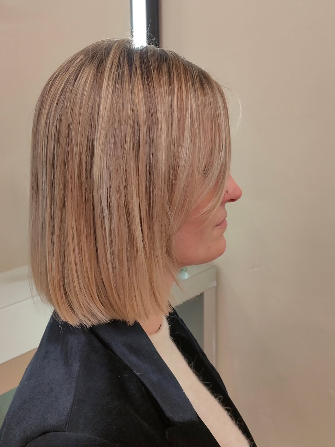 Soft-Blunt Beige Blonde Bob