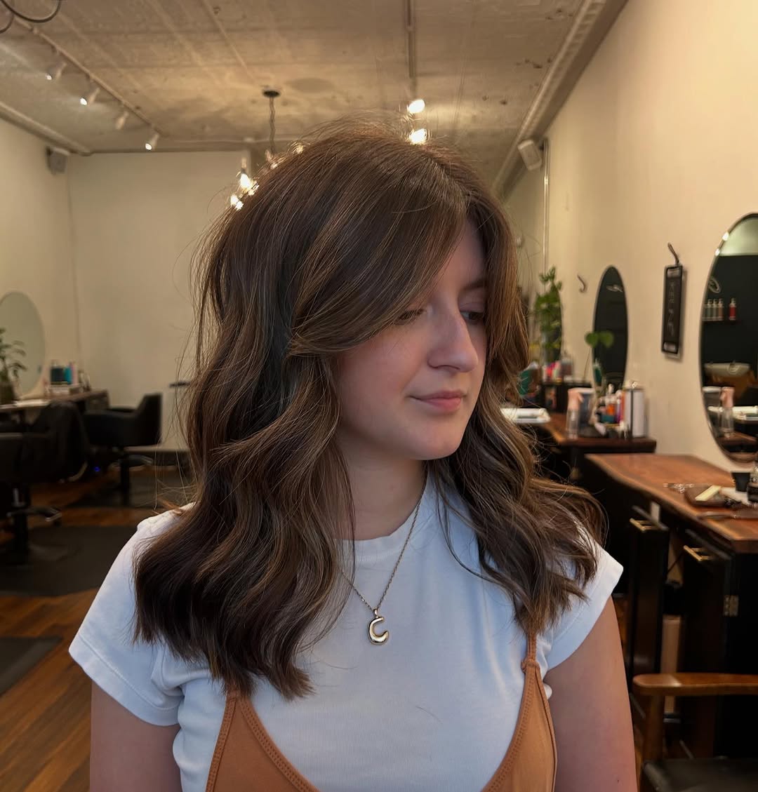 Soft Chestnut Waves with Discreet Layers
