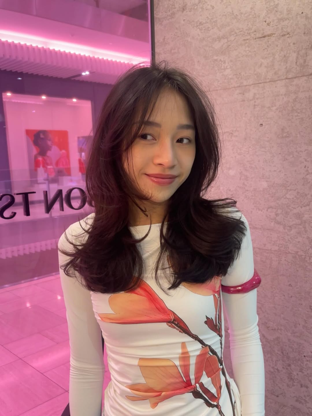 Softly Textured Medium Bob with Face-Framing Layers