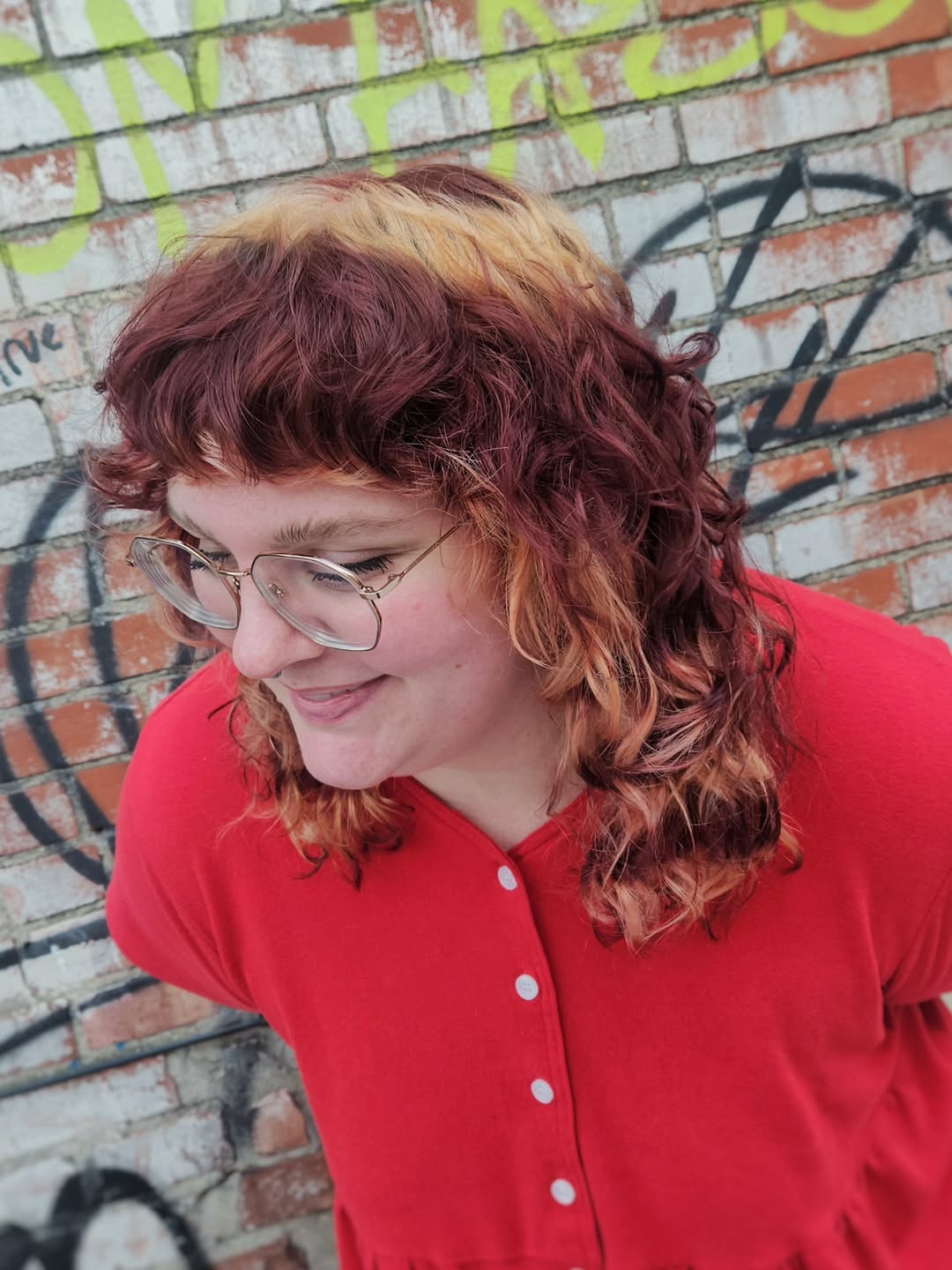 Autumn-Inspired Tousled Curls with Copper and Mahogany Tones