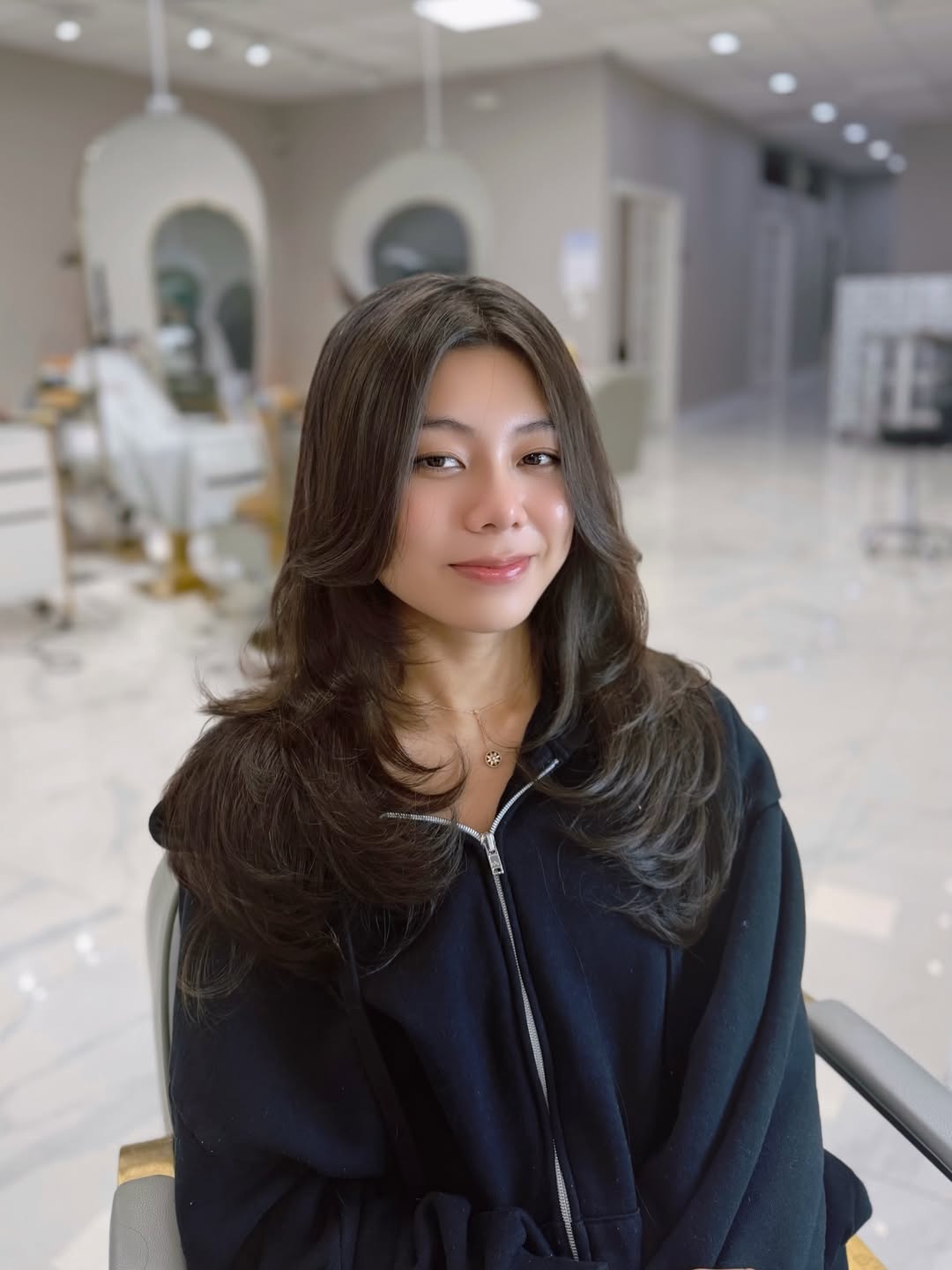 Effortless Chestnut Waves with Soft Layering