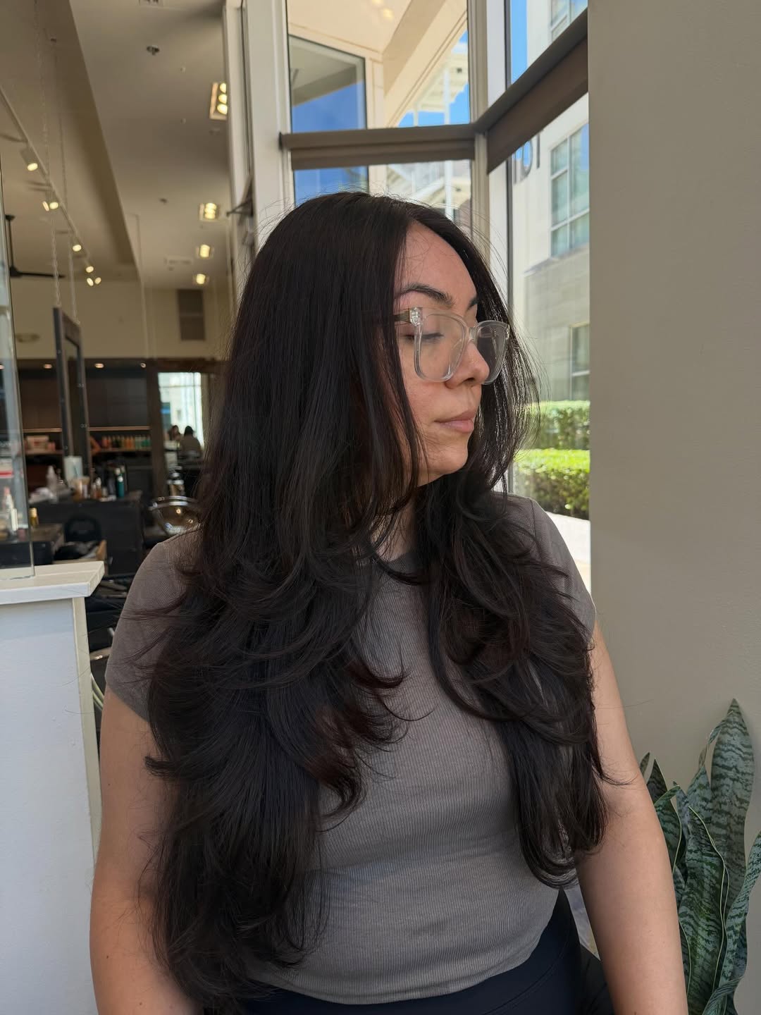 Sleek Brunette Layers with Subtle Waves
