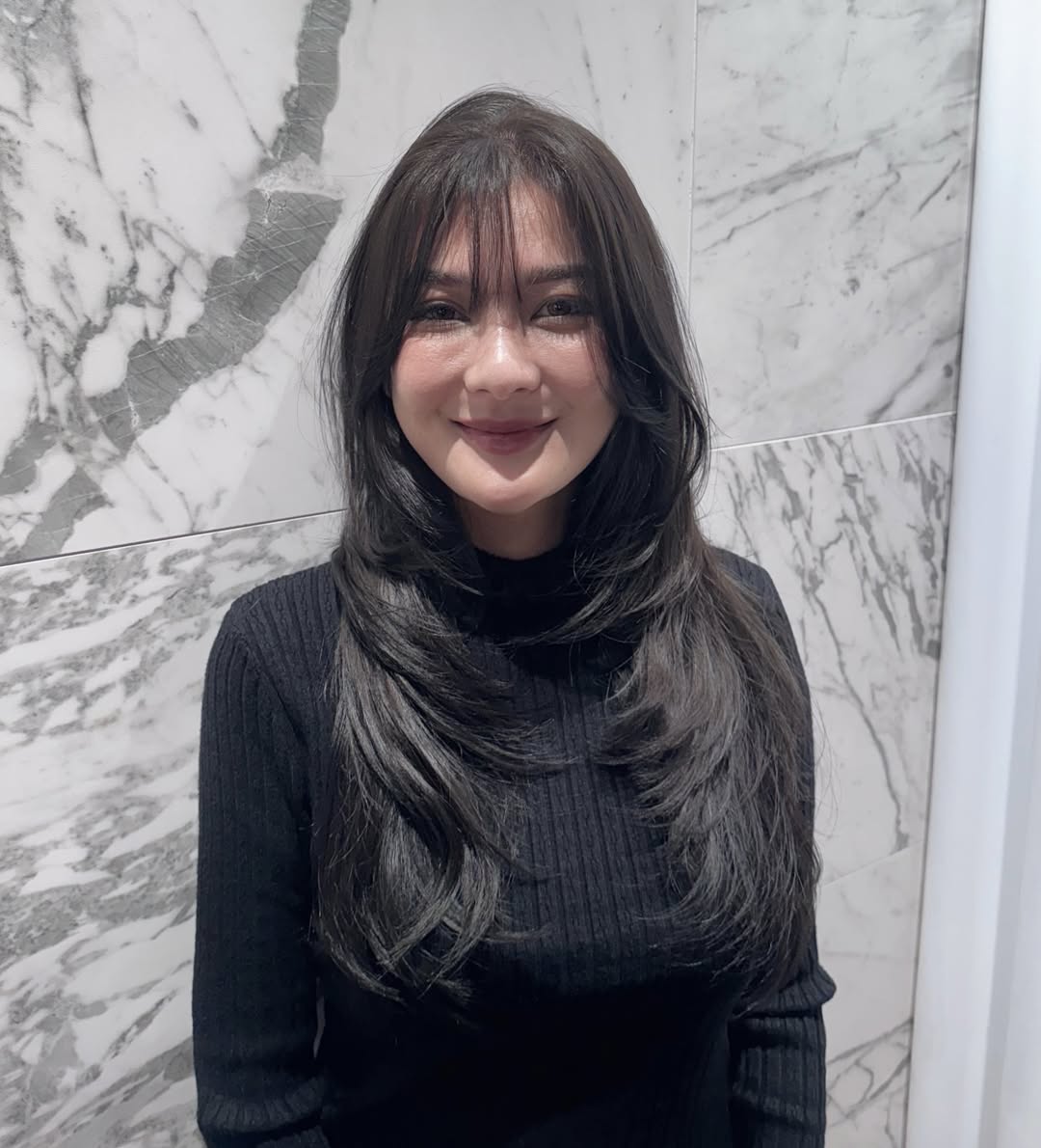 Sleek Onyx Layers with Soft Feathering