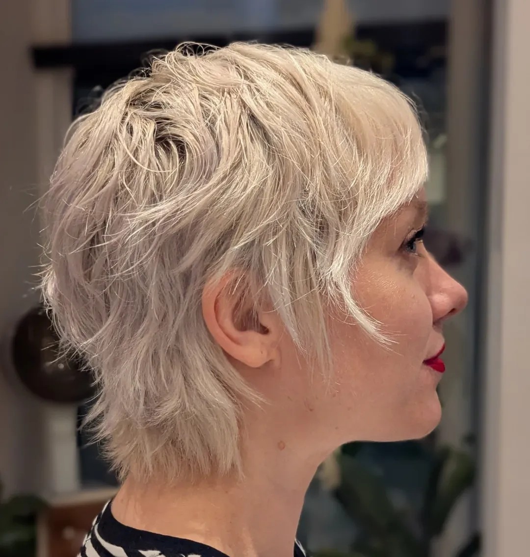 Effortless Platinum Textured Bob