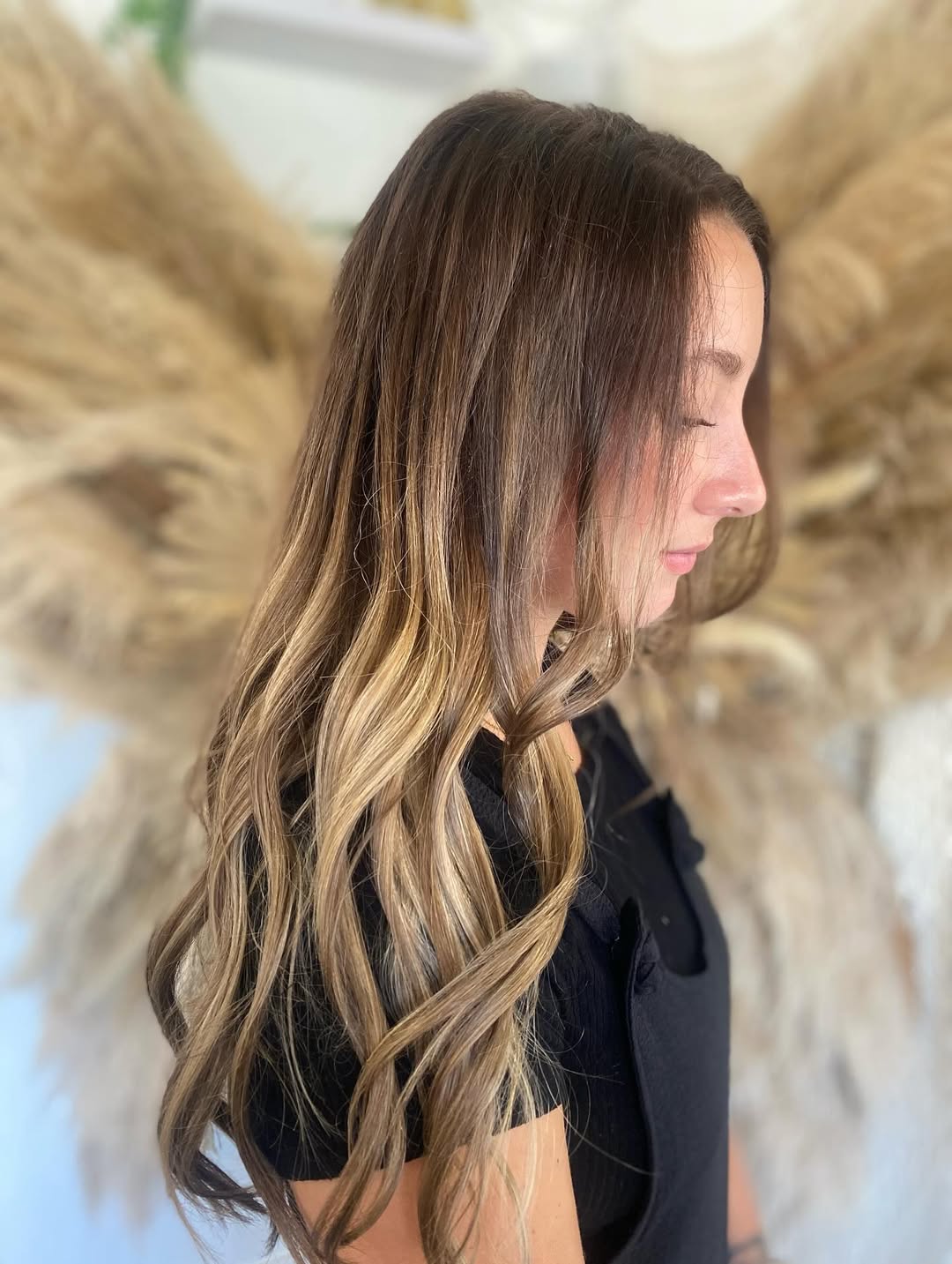 Subtle Bronde Ombre with S-Wave Layers