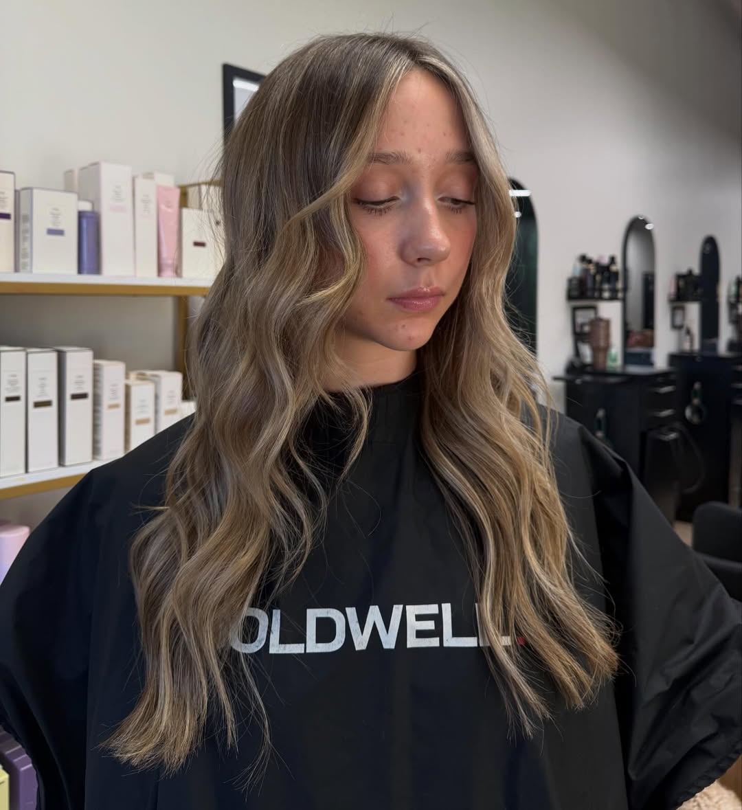 Subtly Graduated Bronde Layers with Natural Texture