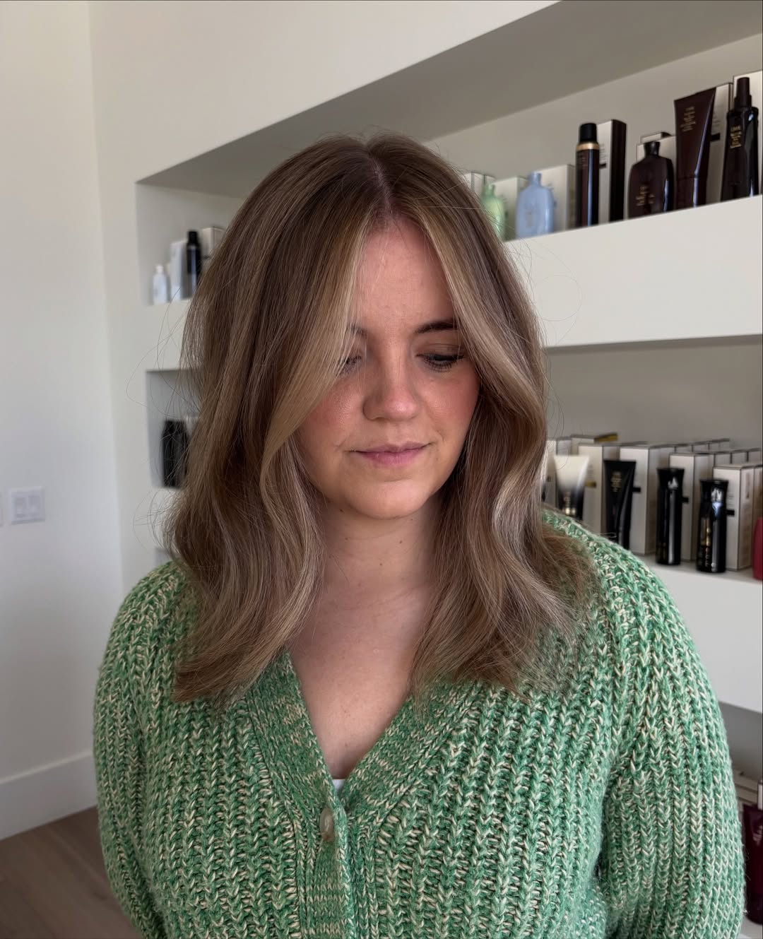 Versatile Mid-Length Bronde with Subtle Face-Framing