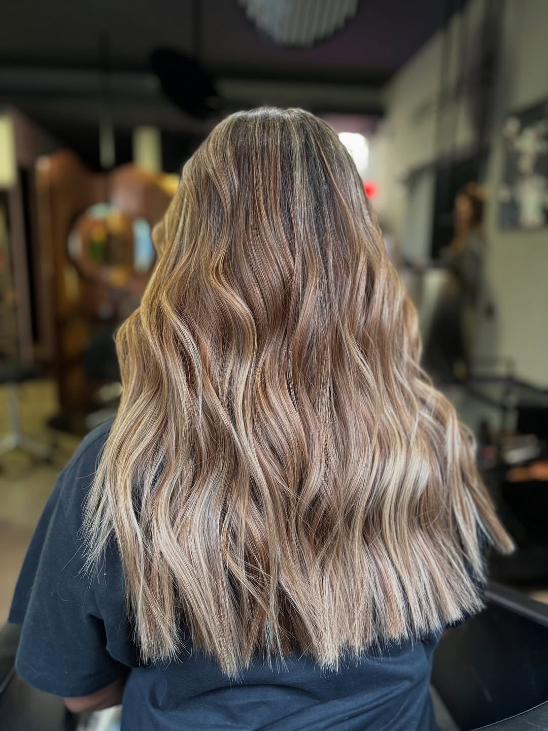 Elegant Soft Beige Waves with Subtle Highlights