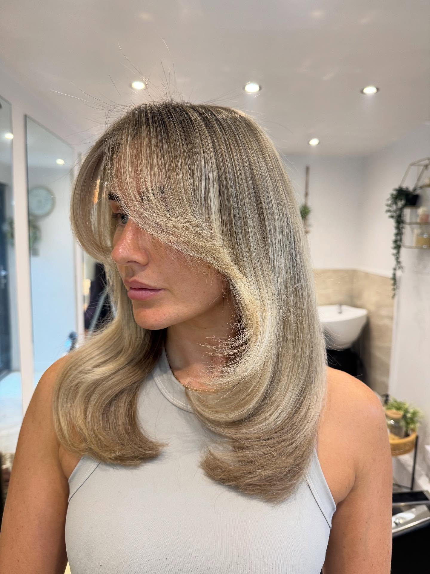 Modern Soft Beige Blunt Cut with Subtle Layers