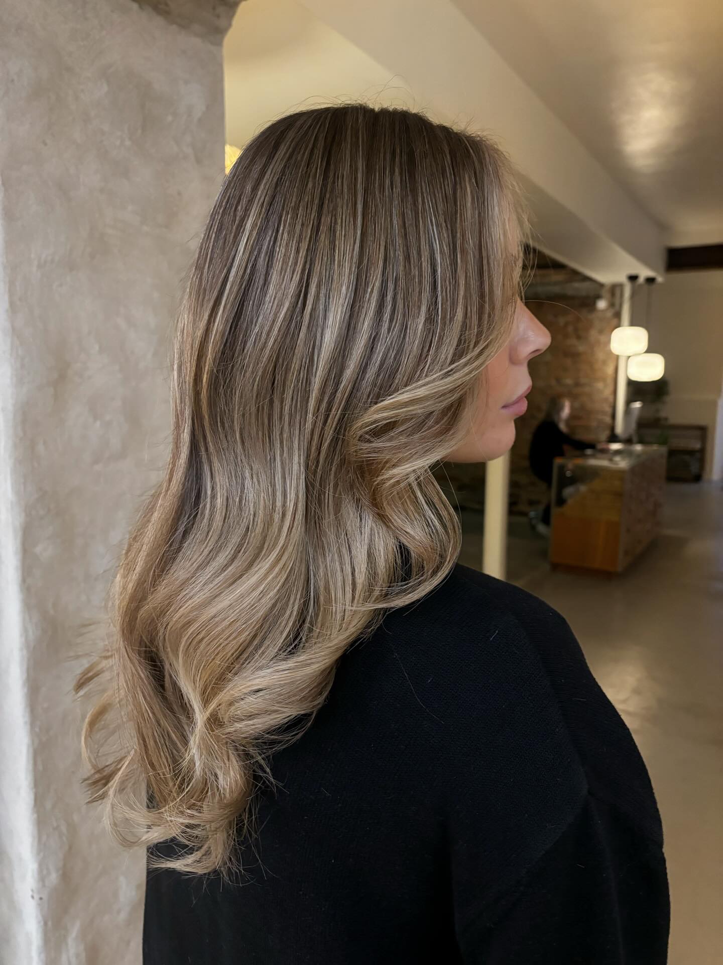 Soft Beige Layered Waves with Subtle Movement