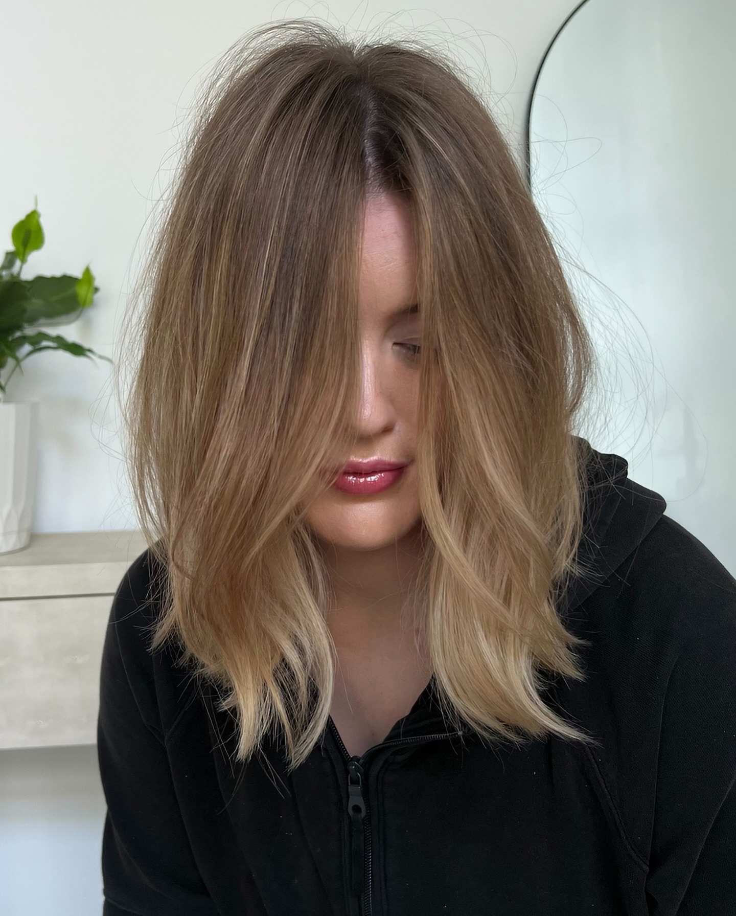 Textured Soft Beige Lob with Subtle Movement