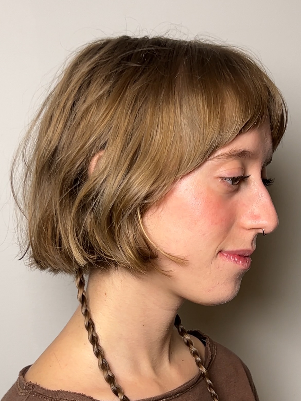 Caramel Kissed Wavy Bob with Soft Bangs