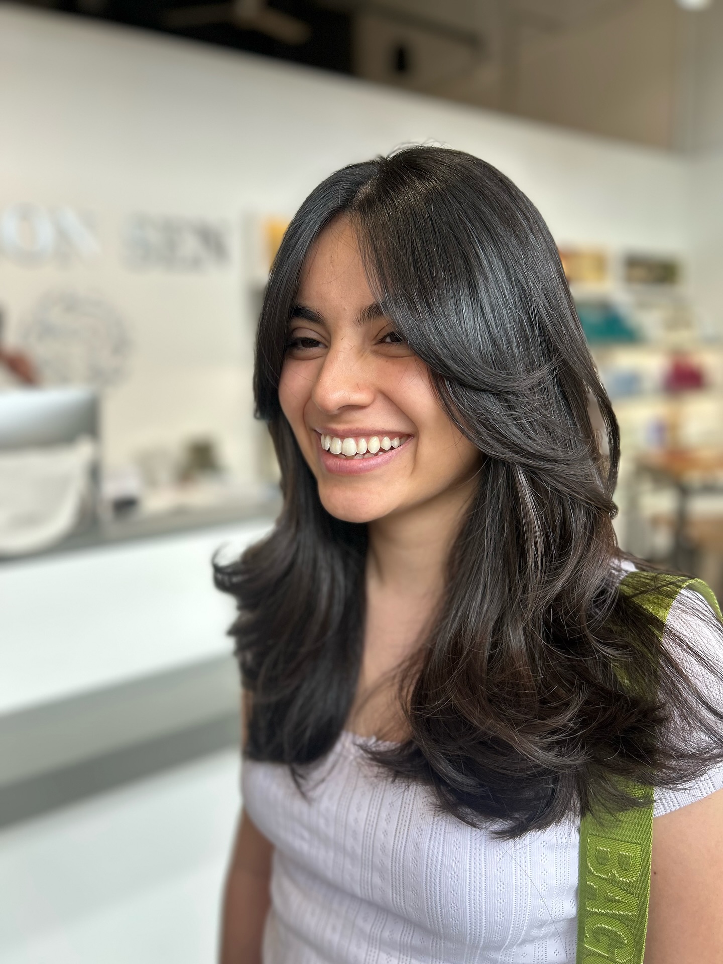 Sleek Flowing Layers with Subtle Highlights
