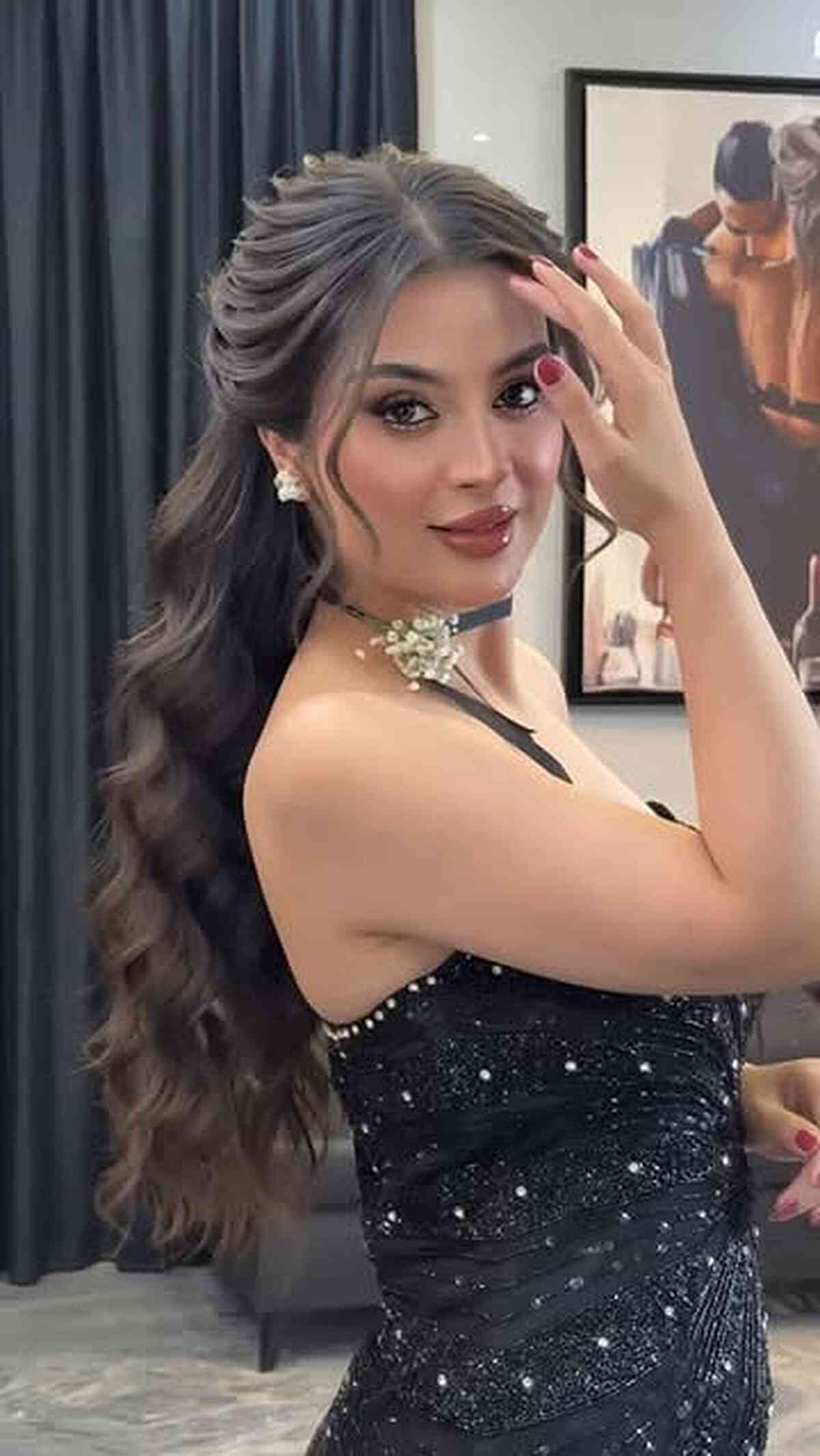 Elegant Half-Up Soft Waves