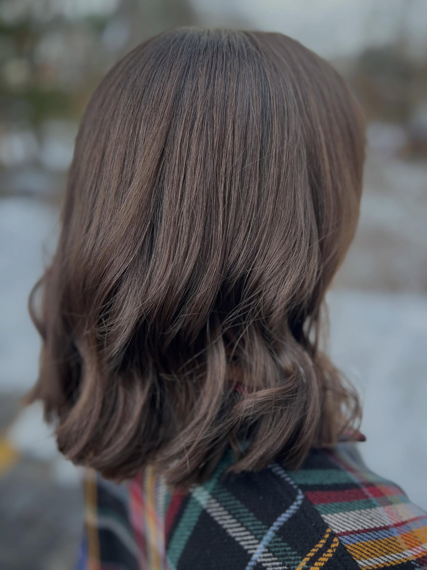 Chic Layered Lob with Soft Waves