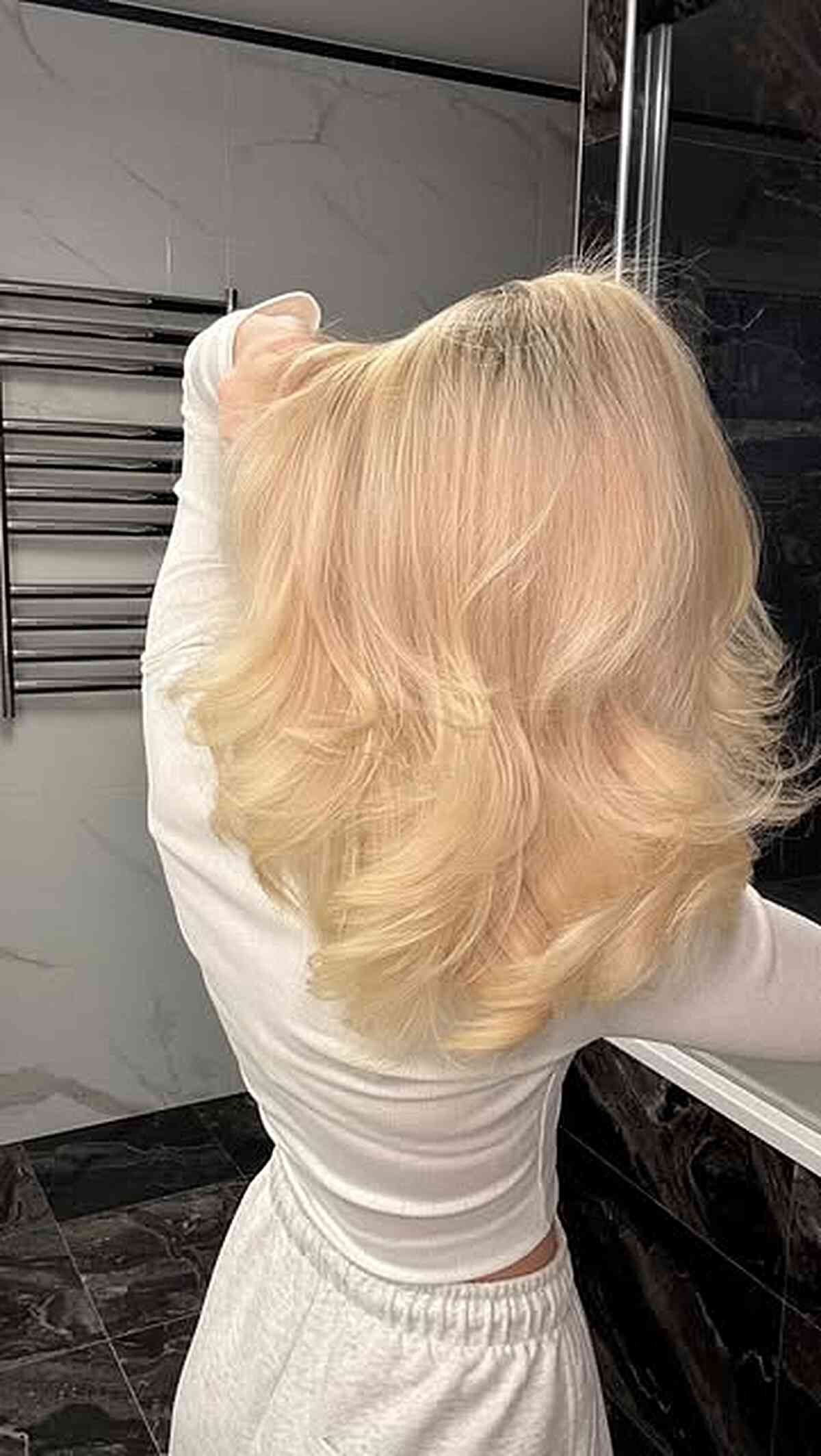 Buttery Champagne Blonde with Shadow Root